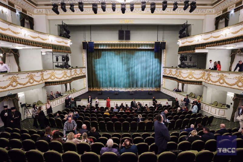 У Маріуполі окупанти відкрили відреставрований драмтеатр 4