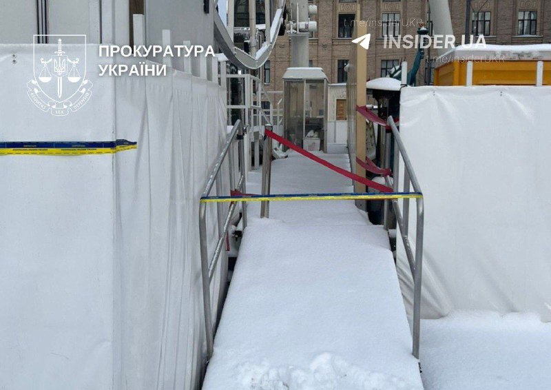 У Києві зупинилося колесо огляду на Контрактовій площі 2