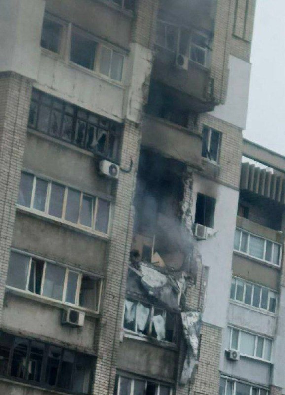 Ракетний удар по житловій багатоповерхівці у Дніпрі 4