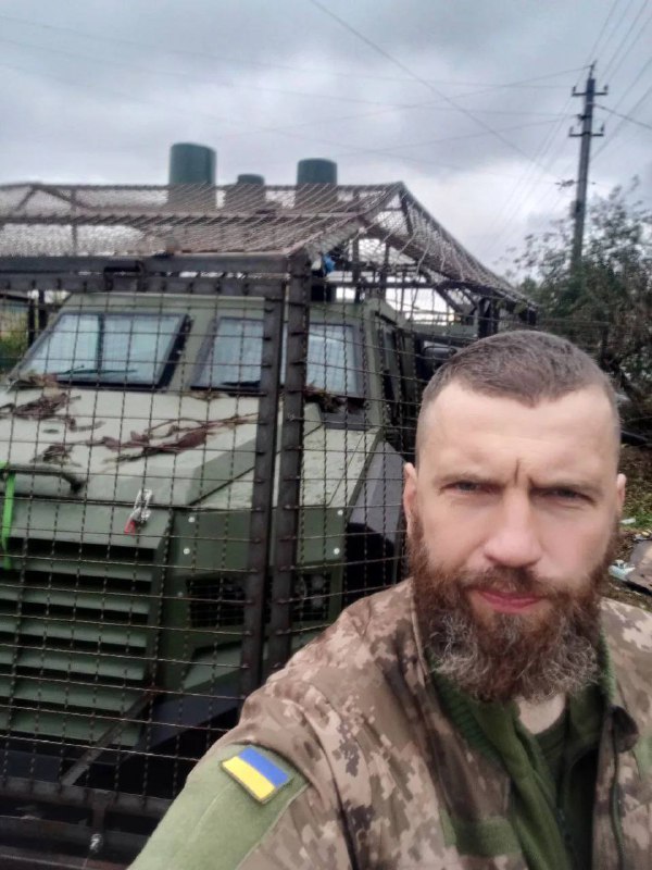 Герой легендарного відео з Сінгапуру знову вразив мережу