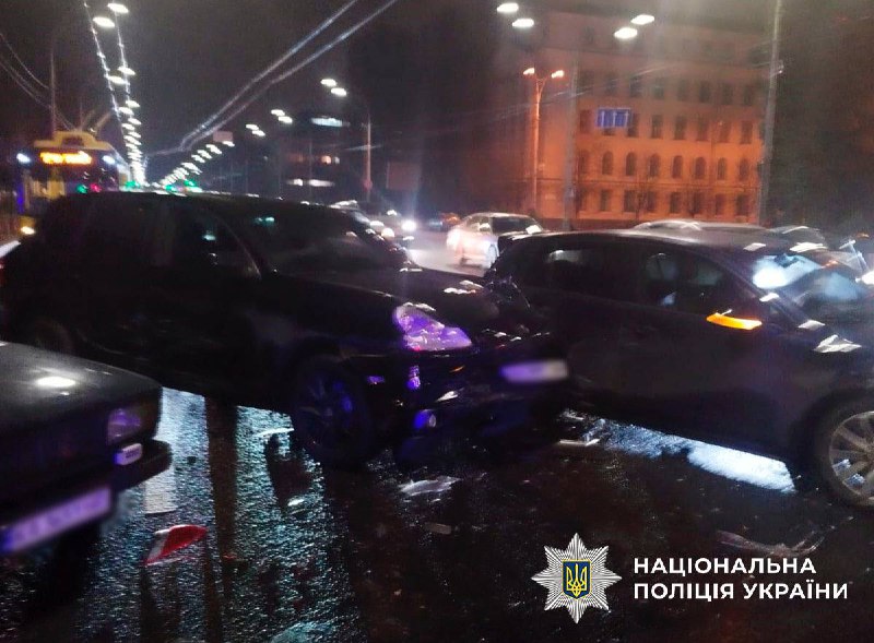 У Києві п’яний водій Porsche спричинив масштабну ДТП 2