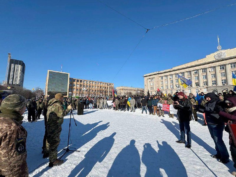 Акція ветеранів у центрі Черкас щодо об’єктів цивільного захисту