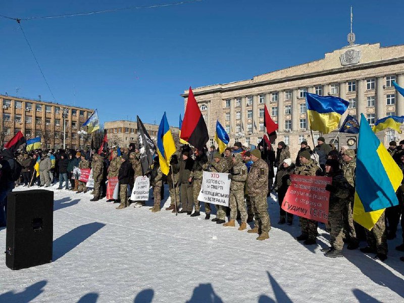 Акція ветеранів у центрі Черкас щодо об’єктів цивільного захисту 2