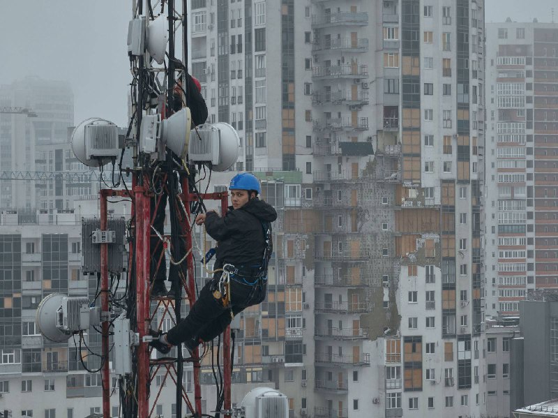 Спільний проєкт про роботу інженерів мобільного зв'язку 2