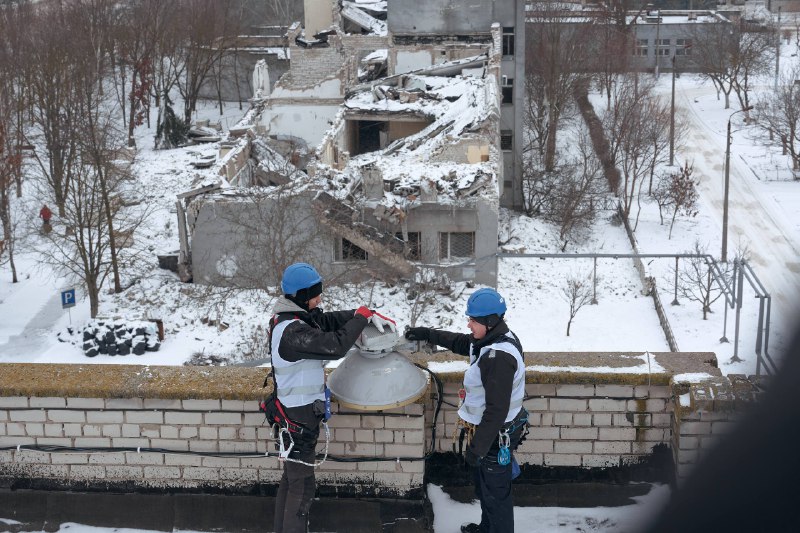 Спільний проєкт про роботу інженерів мобільного зв'язку 3
