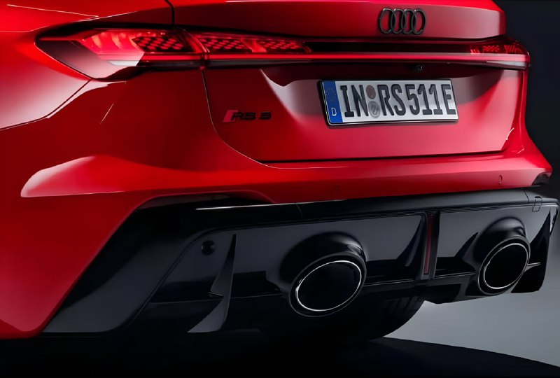 У мережі з'явилися перші фото нової Audi RS5 🏎️ 4